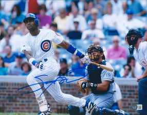 Sammy Sosa Signed 11x14 Photo (Beckett)