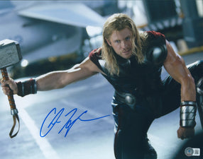 Chris Hemsworth Signed "Thor" 11x14 Photo (Beckett)