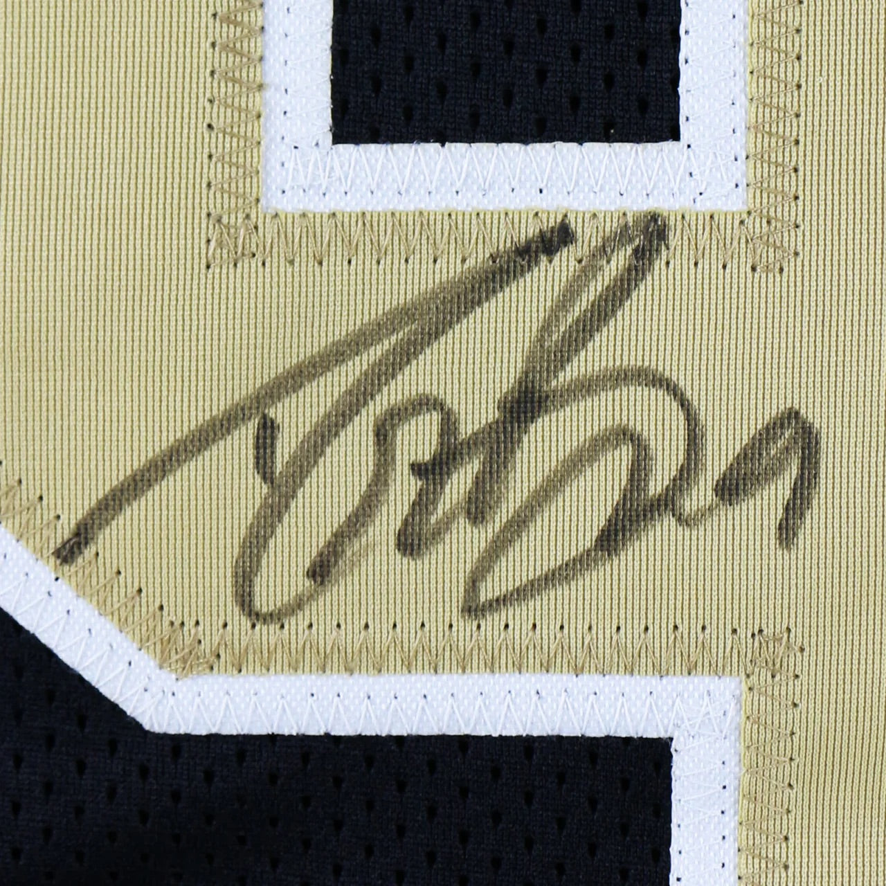 Drew Brees Signed Jersey (Beckett)
