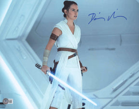 Daisy Ridley Signed "Rey" 11x14 Photo (Beckett)