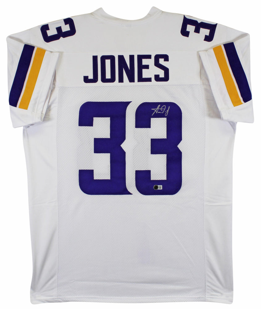 Aaron Jones Signed Jersey (Beckett)