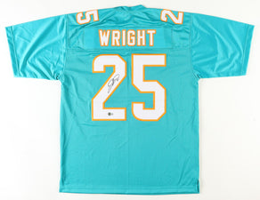 Jaylen Wright Signed Jersey (Beckett)