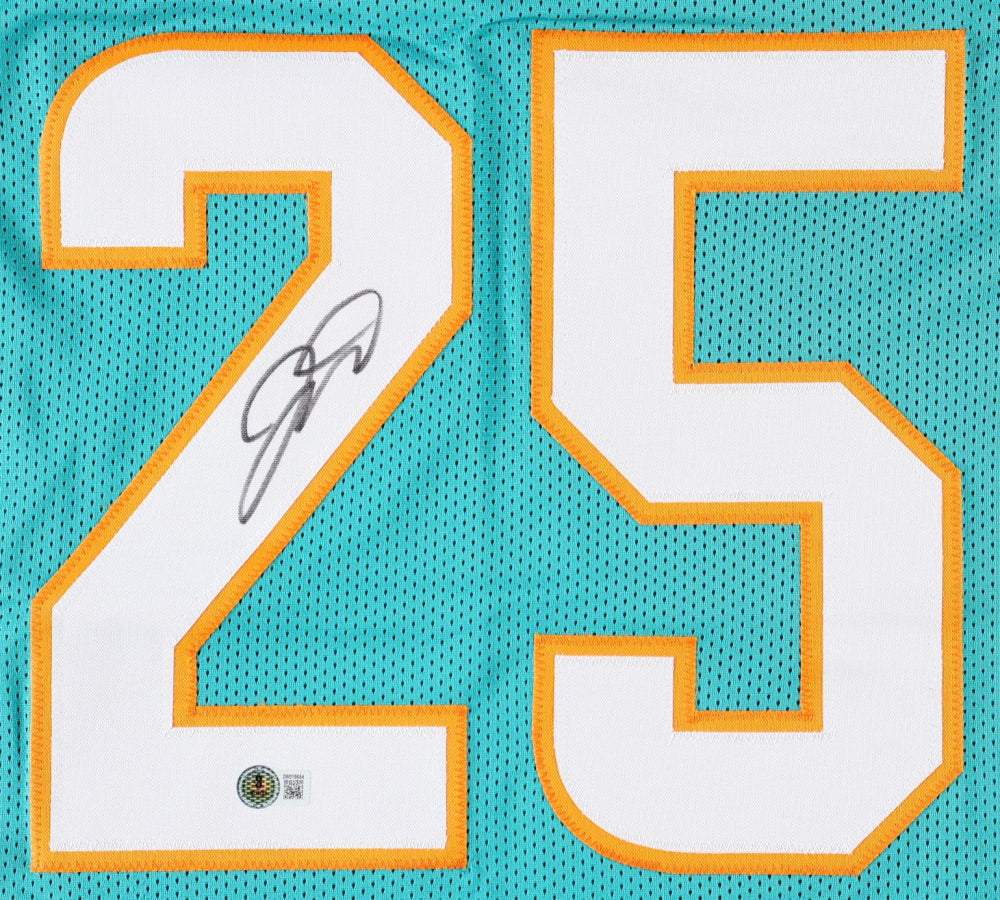 Jaylen Wright Signed Jersey (Beckett)