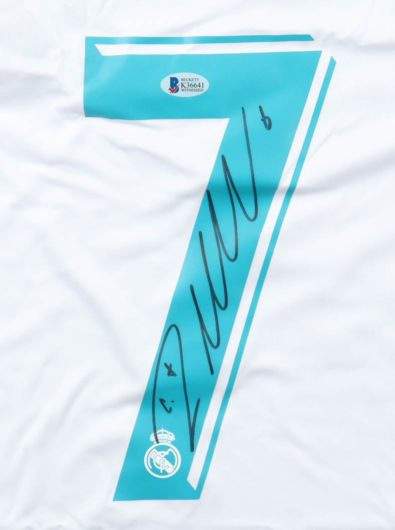 Cristiano Ronaldo Signed Jersey (Beckett Authenticated)