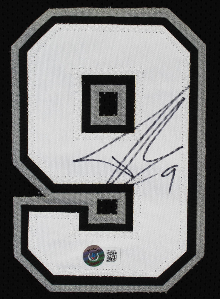 Tony Parker Signed Jersey (Beckett)